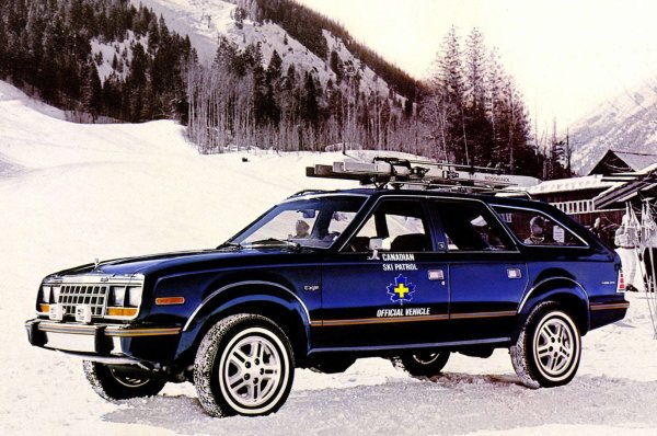 AMC показва изненадващо количество далновидност, когато представя Eagle през 1979 . Поне частично мотивирана от успеха на Subaru, компанията поставя Concord &bdquo;на кокили&ldquo; и го оборудва със система за задвижване на четирите колела, разработена в Англия от Ferguson. Съчетаването на по-добрите черти между комби и SUV не спасява AMC, той фалира през 1987 г.  Но Eagle има невероятно влияние върху модерния кросоувър.
